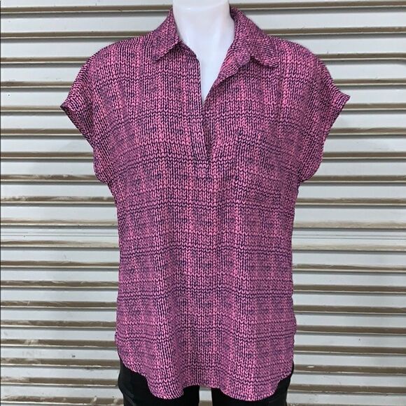 🛍️Pleione pink and black short sleeve top - Picture 3 of 8
